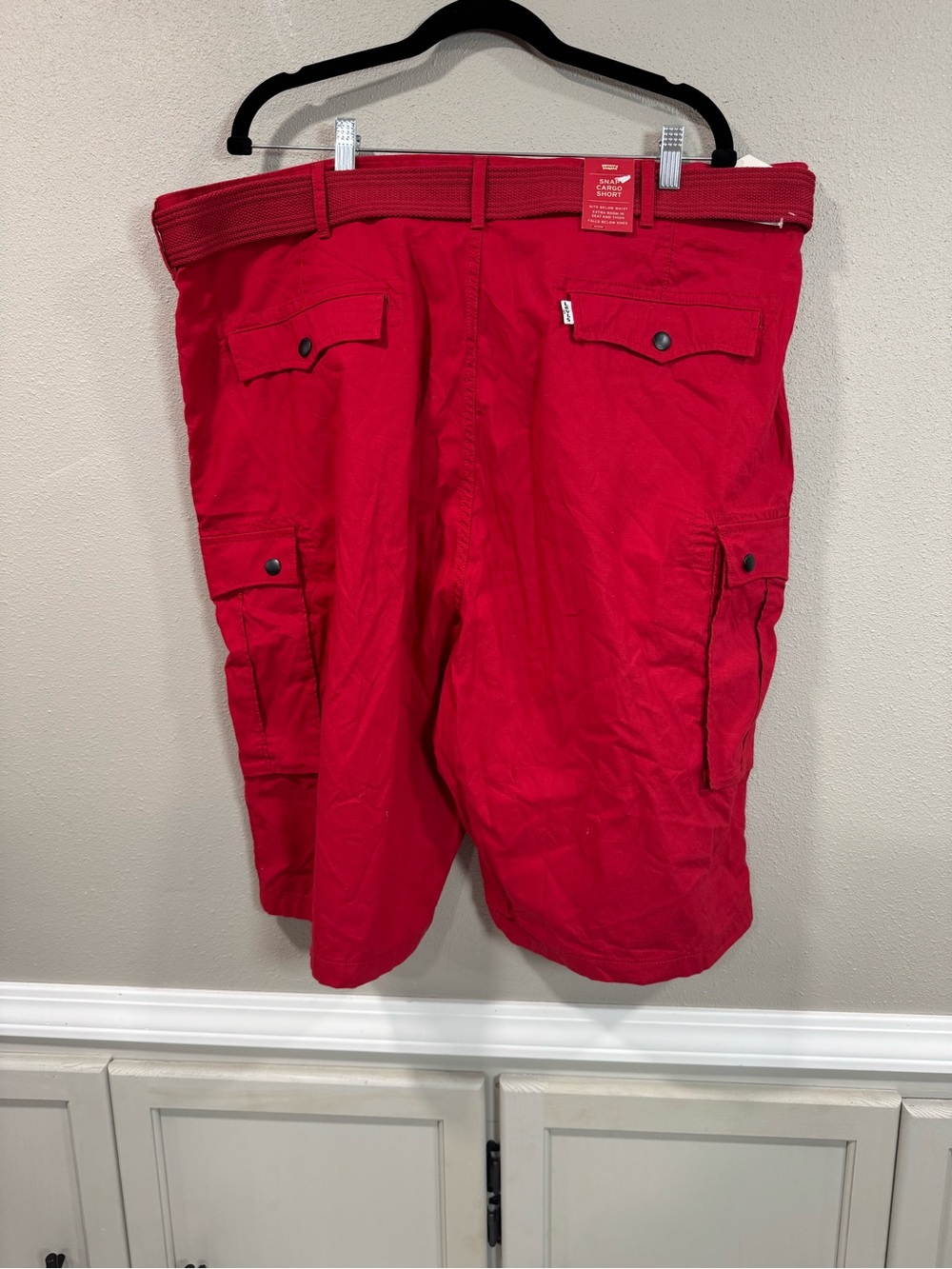 NWT Levis Red Snap Cargo Short - Picture 4 of 6
